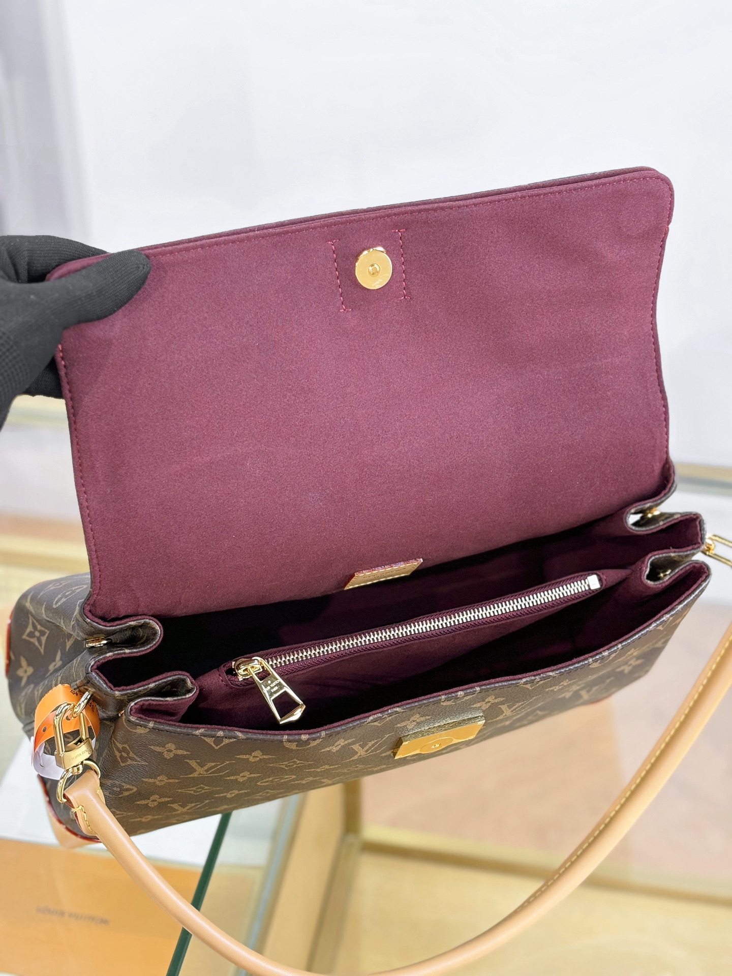 LV M14473 Hide Away MM