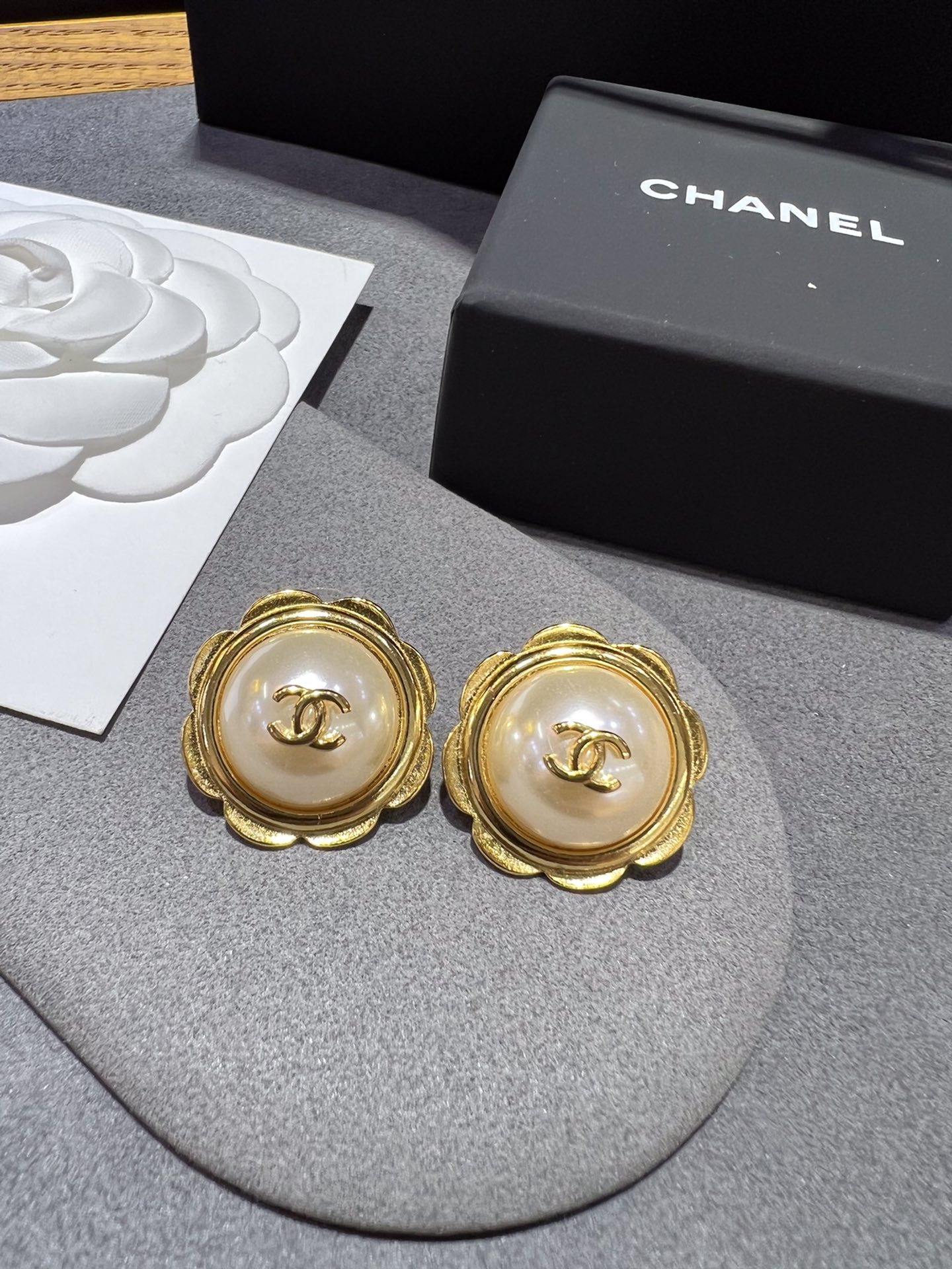 Chanel gold pearl earrings