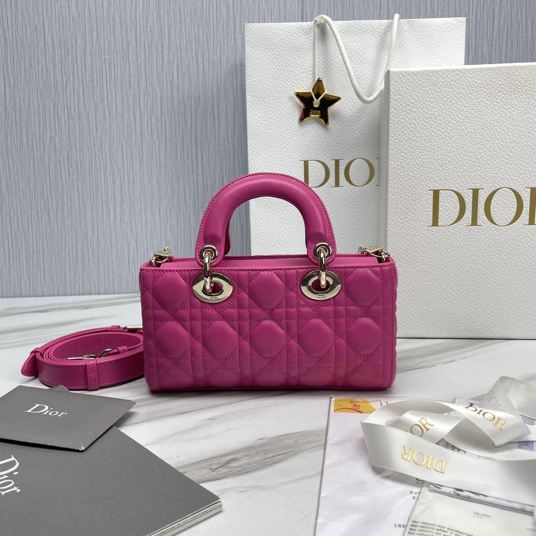 𝗗𝗶𝗼𝗿 𝗗-𝗝𝗼𝘆 𝗯𝗮𝗴- M0613