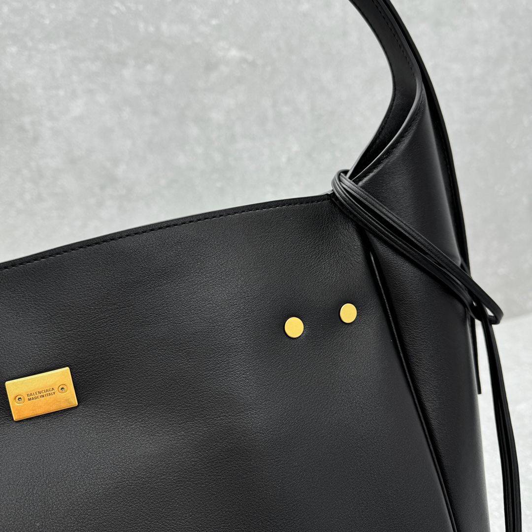 Balenciaga-Bel Air Small Hobo Bag in Black