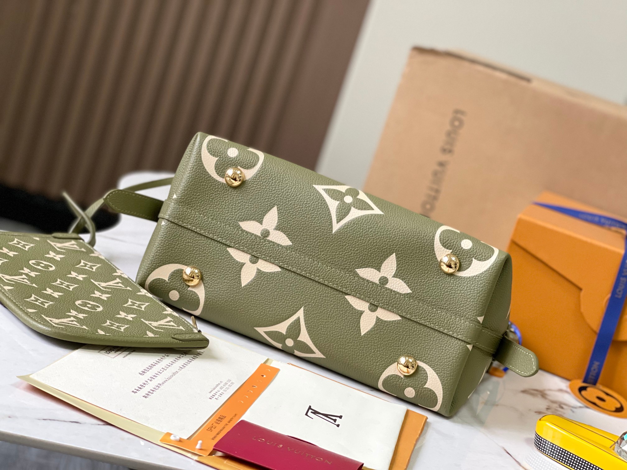 Louis Vuitton M46672 CarryAll PM Light Khaki/Cream