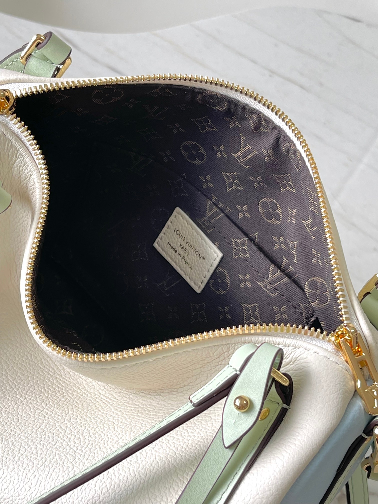 LOUIS VUITTON M26905 Express PM