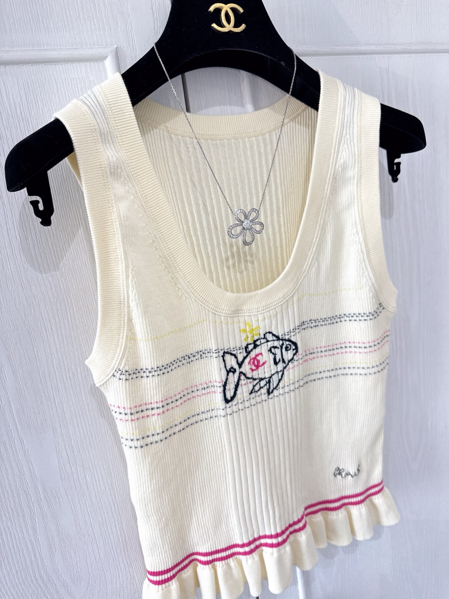 𝗖𝗵𝗮𝗻𝗲𝗹 Knitted Vest