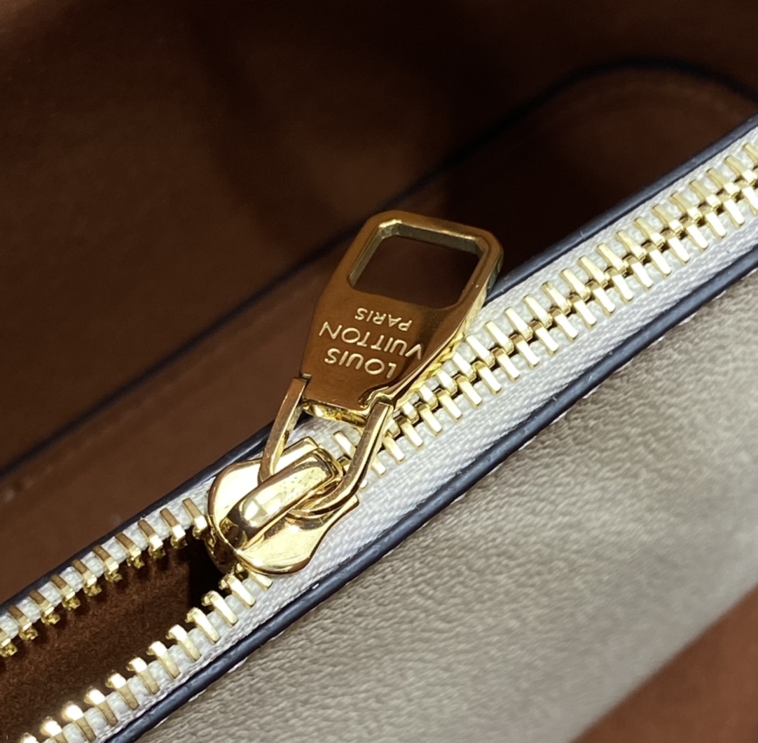 LV Embossed Calfskin Noé Bucket Bag