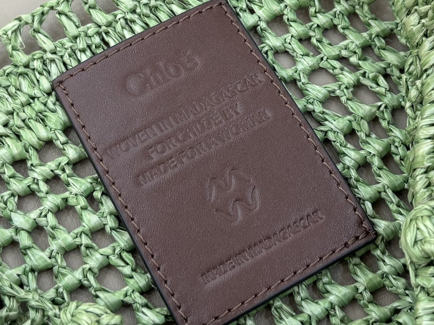 Chloé Small Summer Banana tote bag in raffia