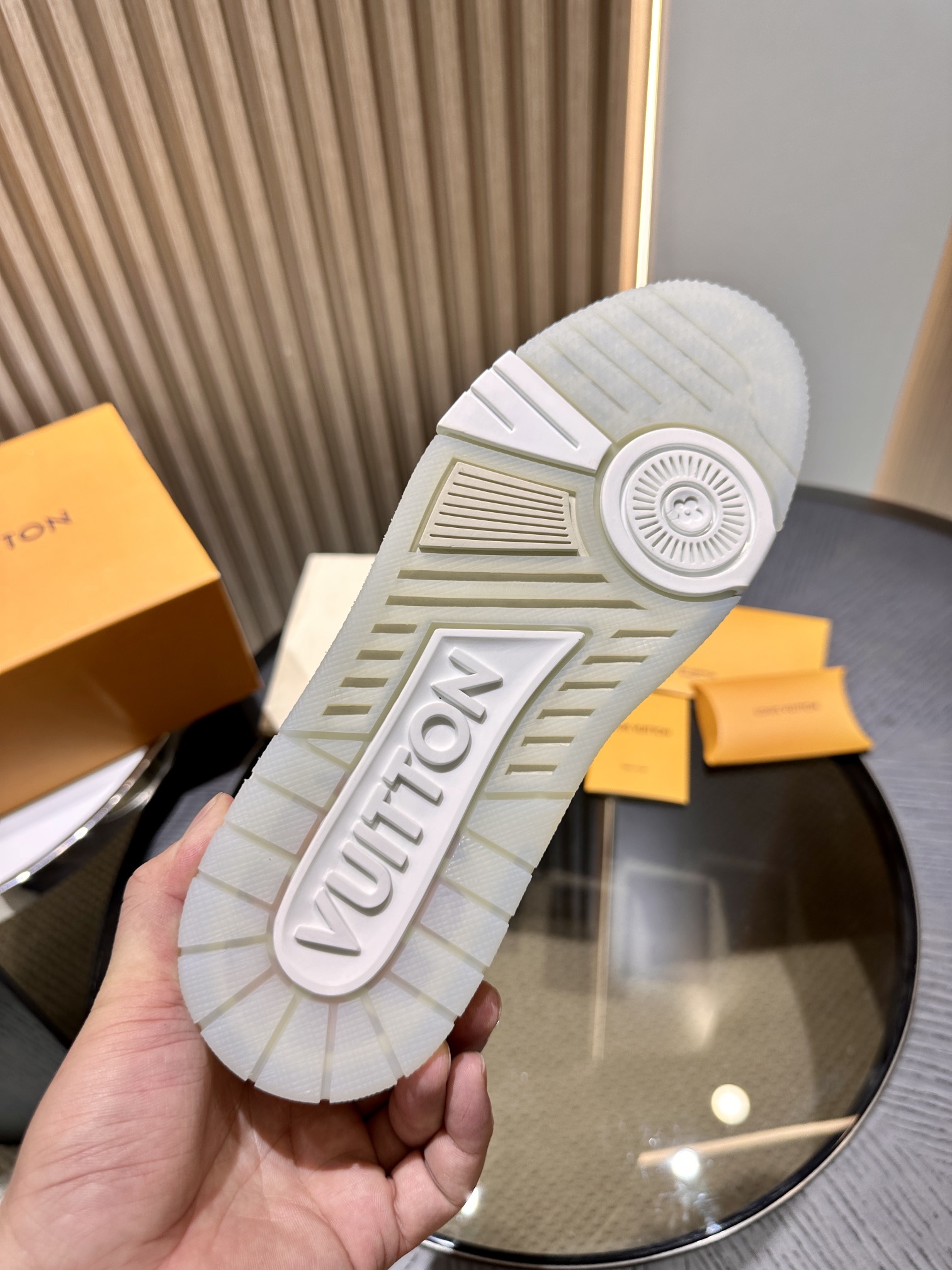 LV Trainer -Silver Gray