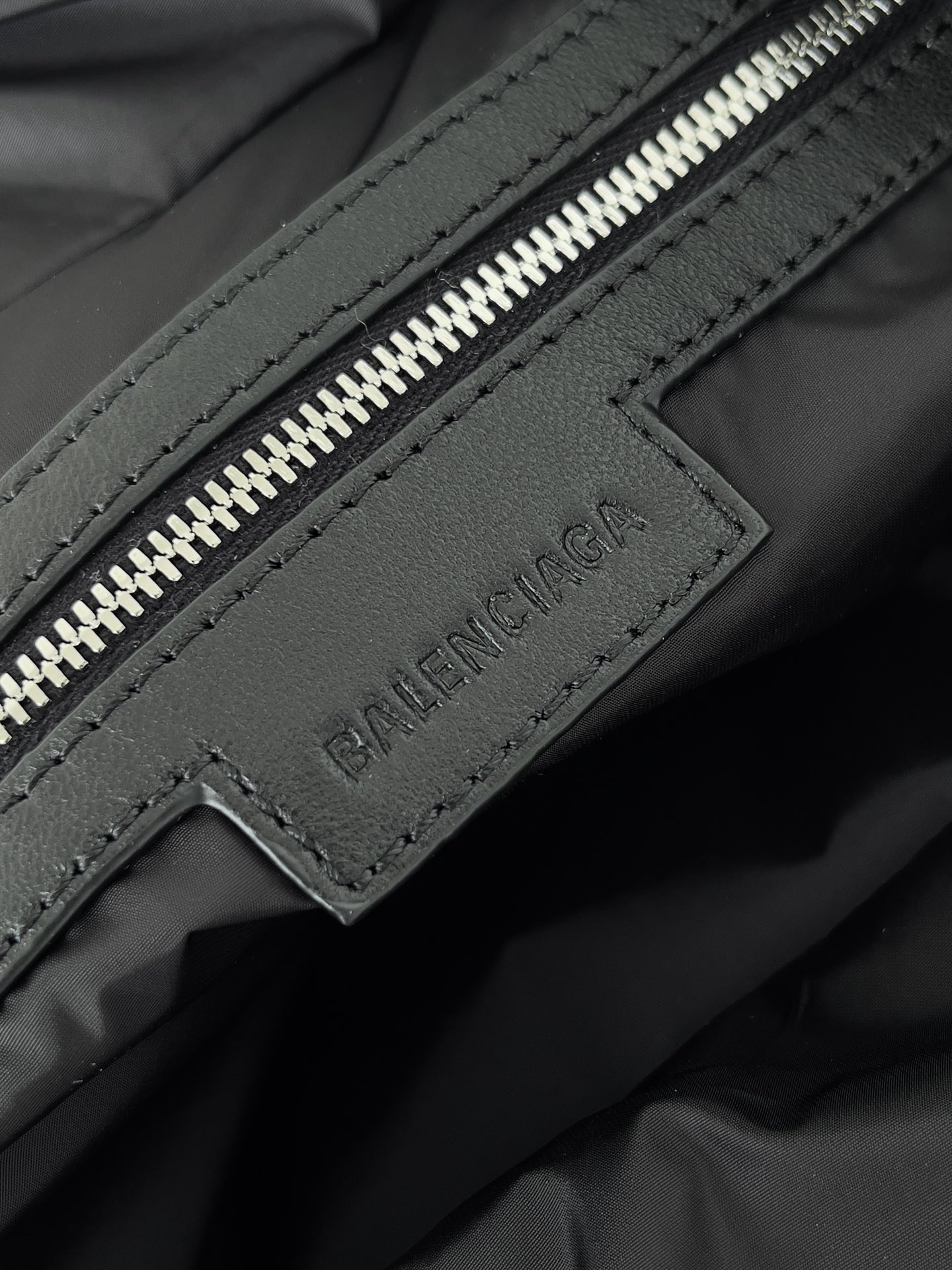 BALENCIAGA Neo Cargo XL Tote Bag - Black