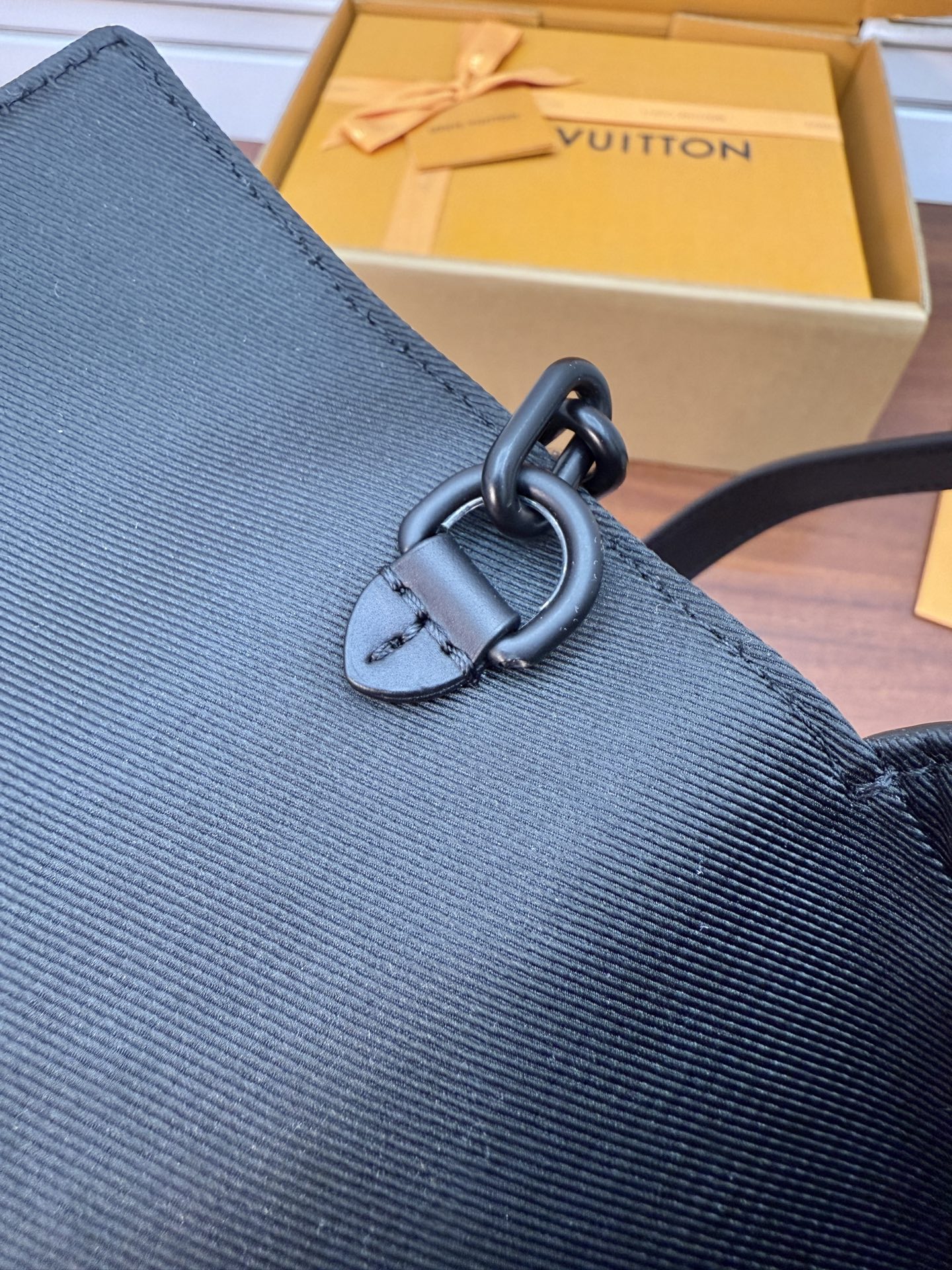 LV M81746 Steamer Wearable Wallet