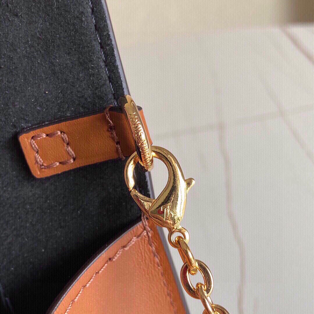 Louis Vuitton M68746 Dauphine Chain Wallet