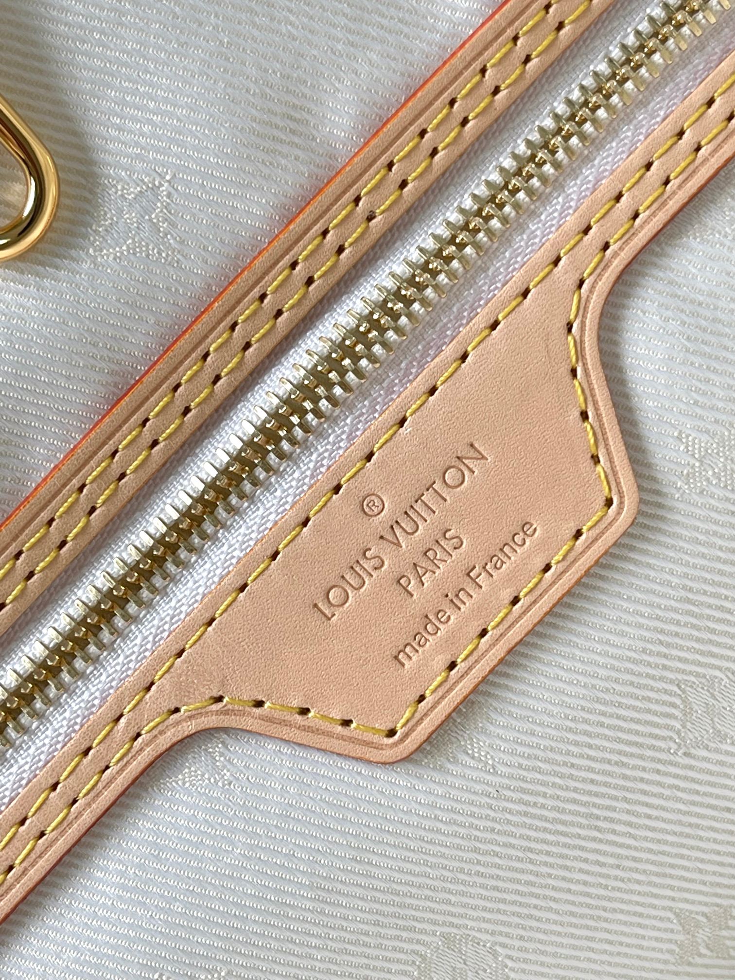 Louis Vuitton M24905 Neverfull MM