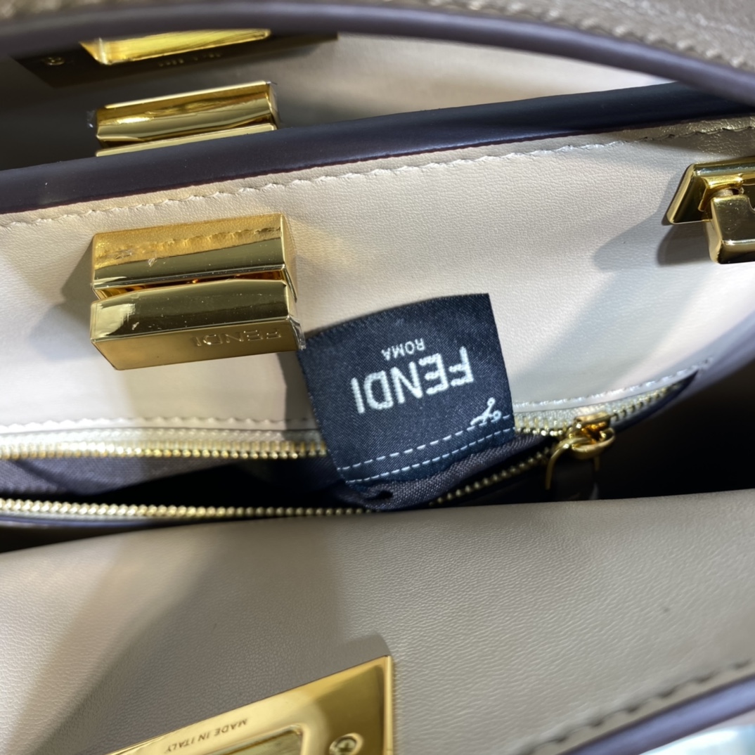 FENDI-Peekaboo Essentially-Brown