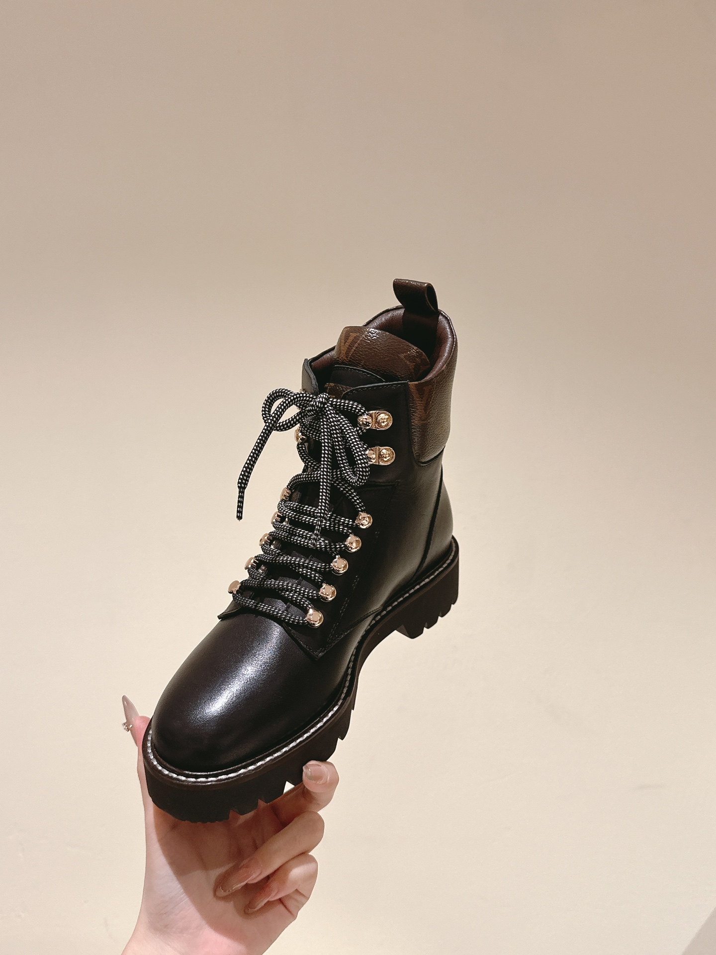 LV-Martin Boots in Black