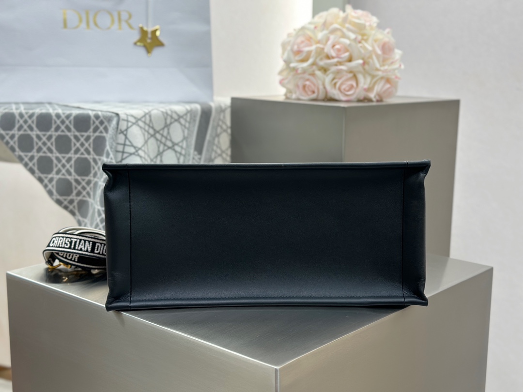 Black and white constellation bag