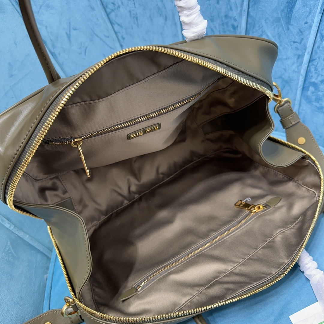 Miu Miu-Leather Beau bag-Olive green