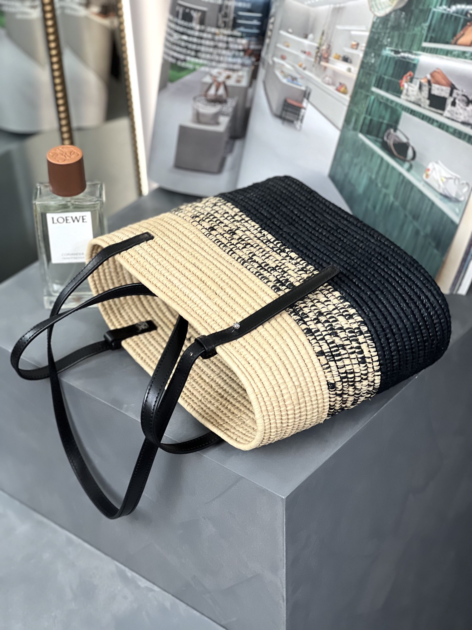 𝗟𝗼𝗲𝘄𝗲 𝗕𝗮𝘀𝗸𝗲𝘁 Bag