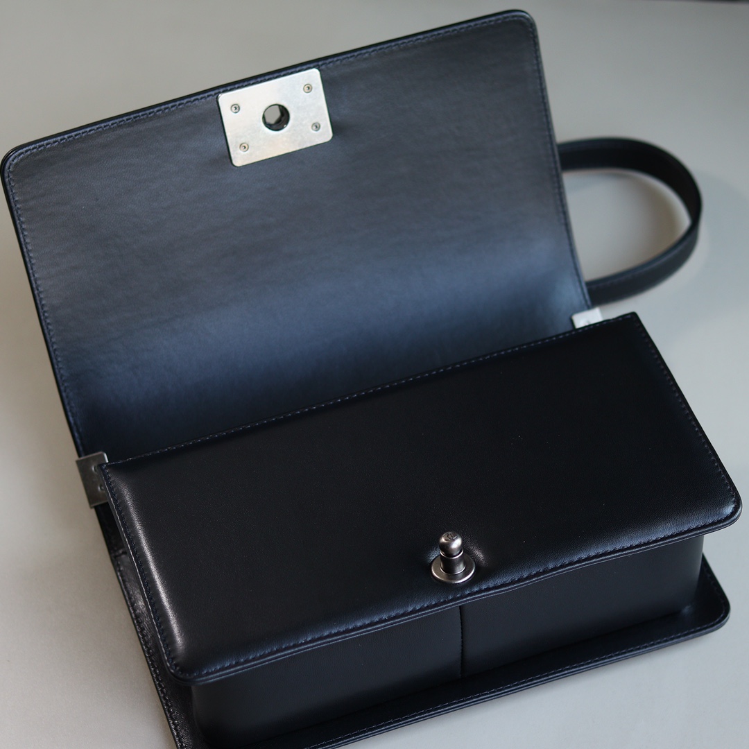 Leboy-25cm-Caviar cowhide-Black