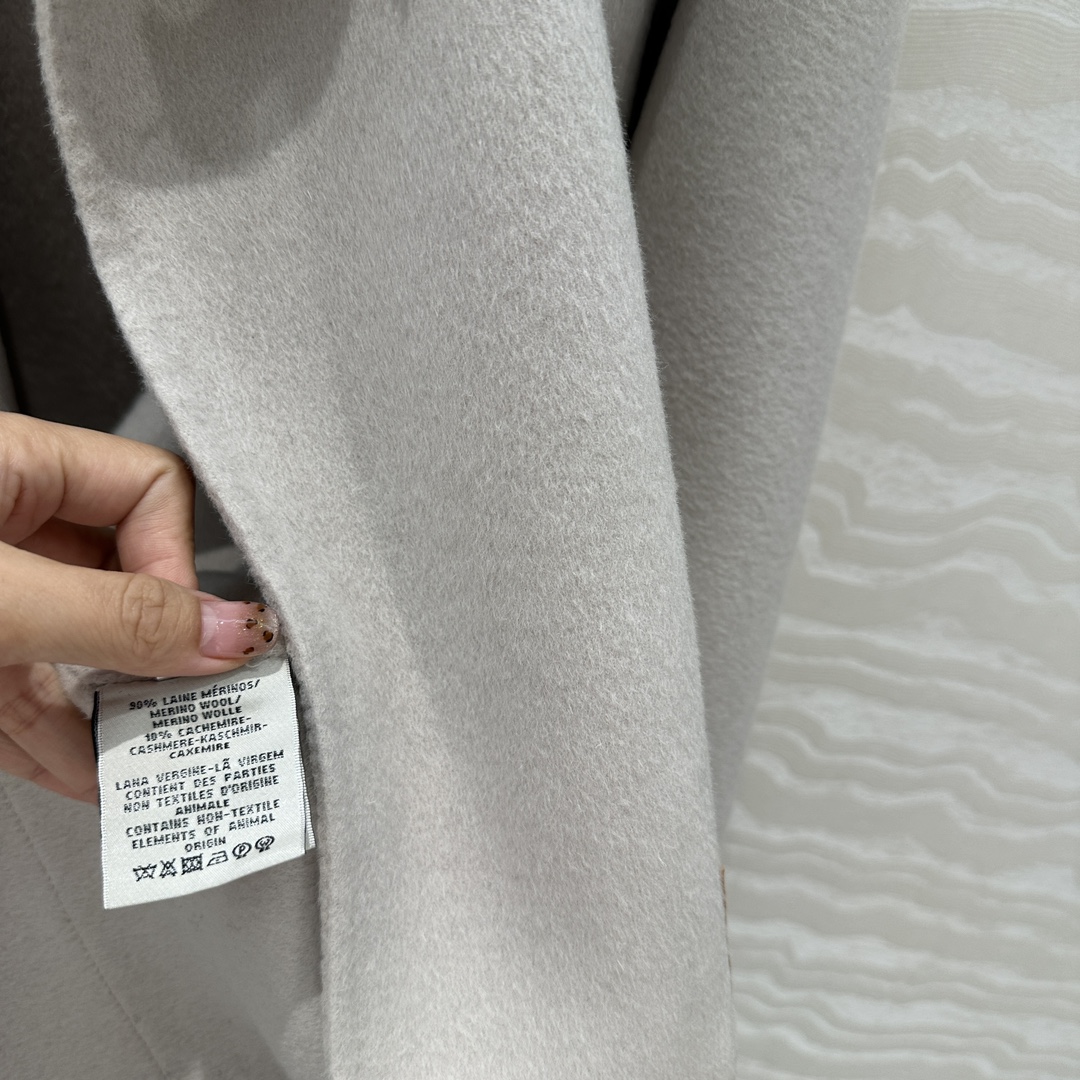 Hermès – Seasonal Essential Coat