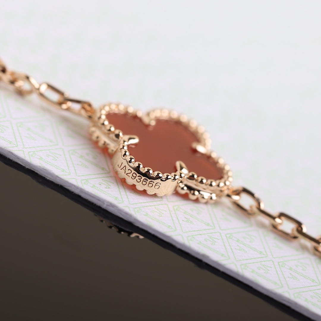 Van Cleef & Arpels Vintage Alhambra bracelet