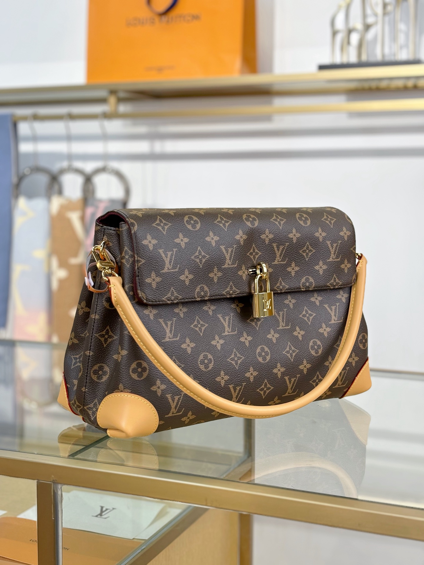 LV M14473 Hide Away MM