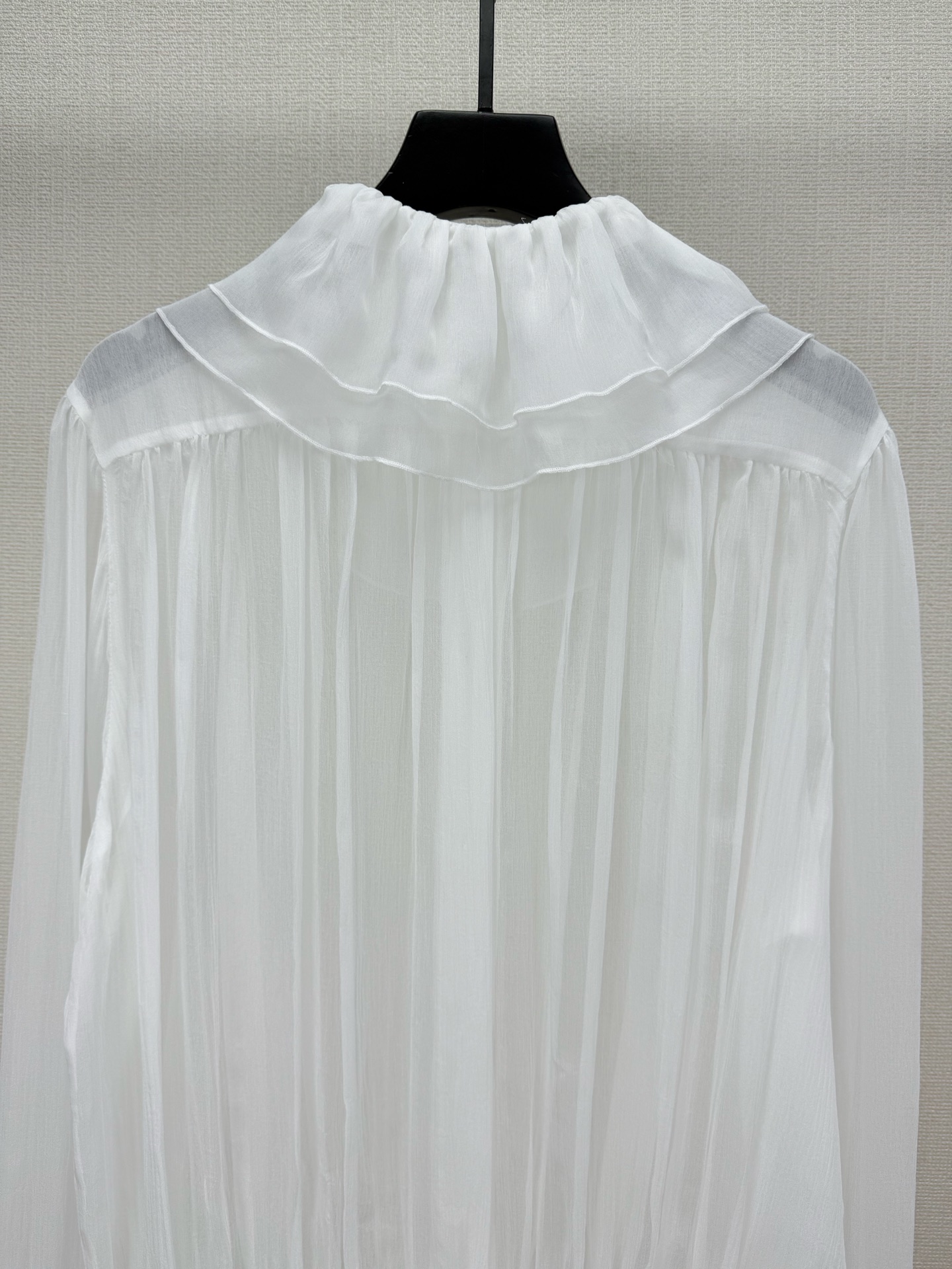 New Chanel-style ruffled collar blouse