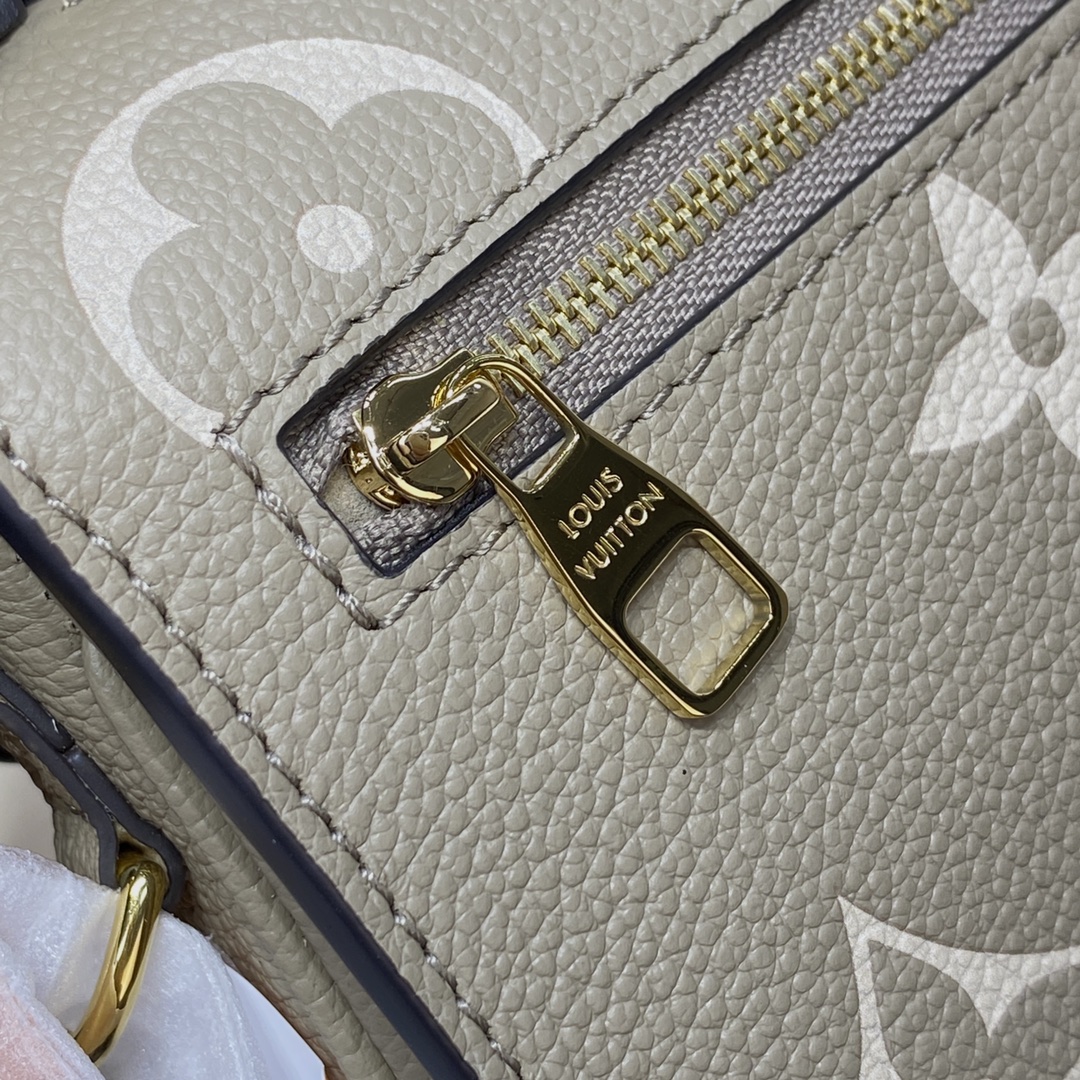 Louis Vuitton M23081 Pochette Métis East West