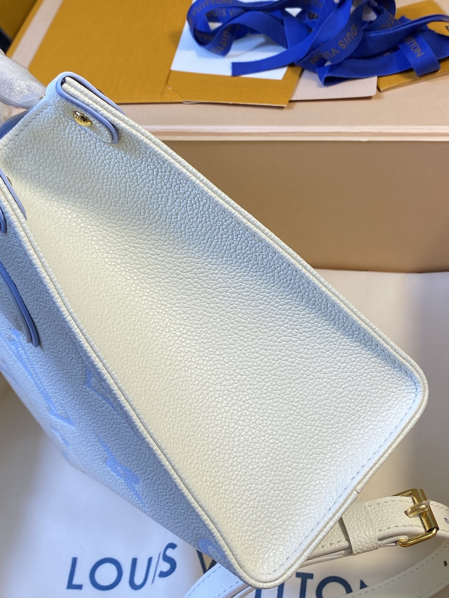 Louis Vuitton Monogram Giant OnTheGo PM