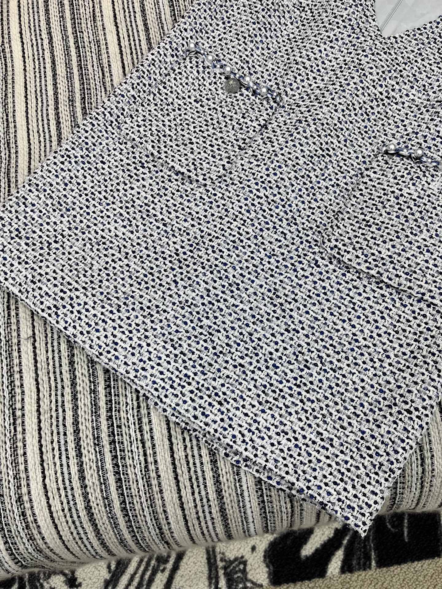 Chanel-2025 New Tweed Round-Neck Pearl Vest Dress