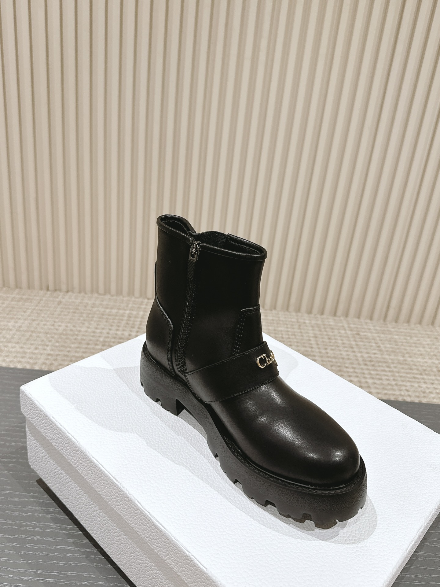 D-Quest Ankle Boot