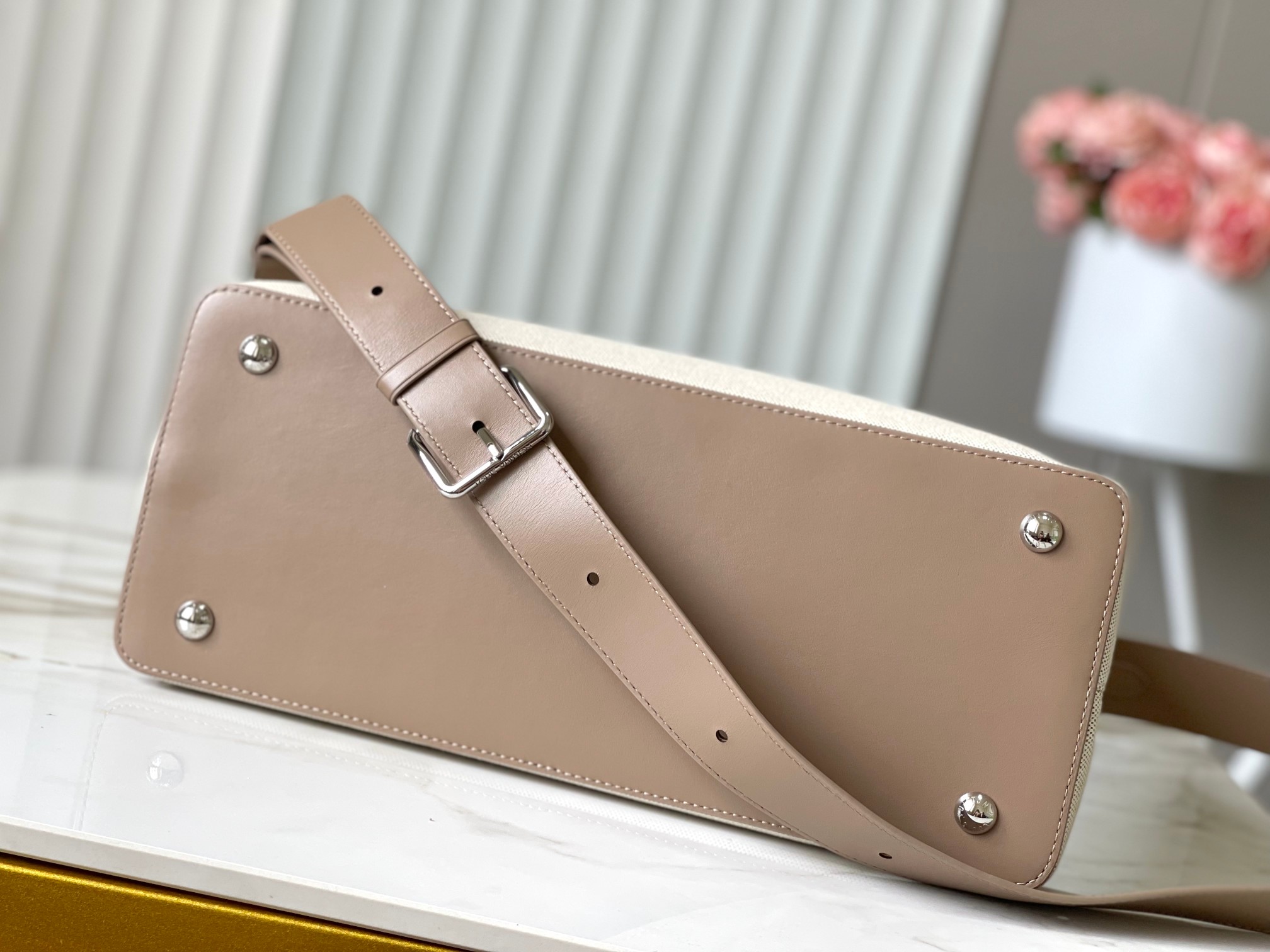 Capucines Souple large handbag- gray canvas