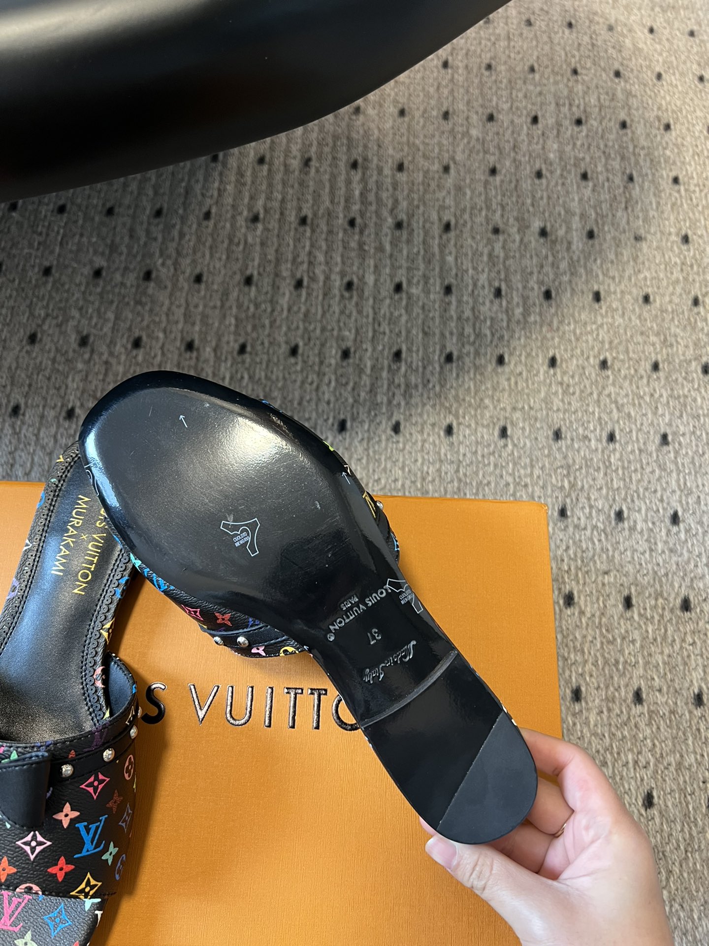 LV Spring and Summer New Flat Sandals