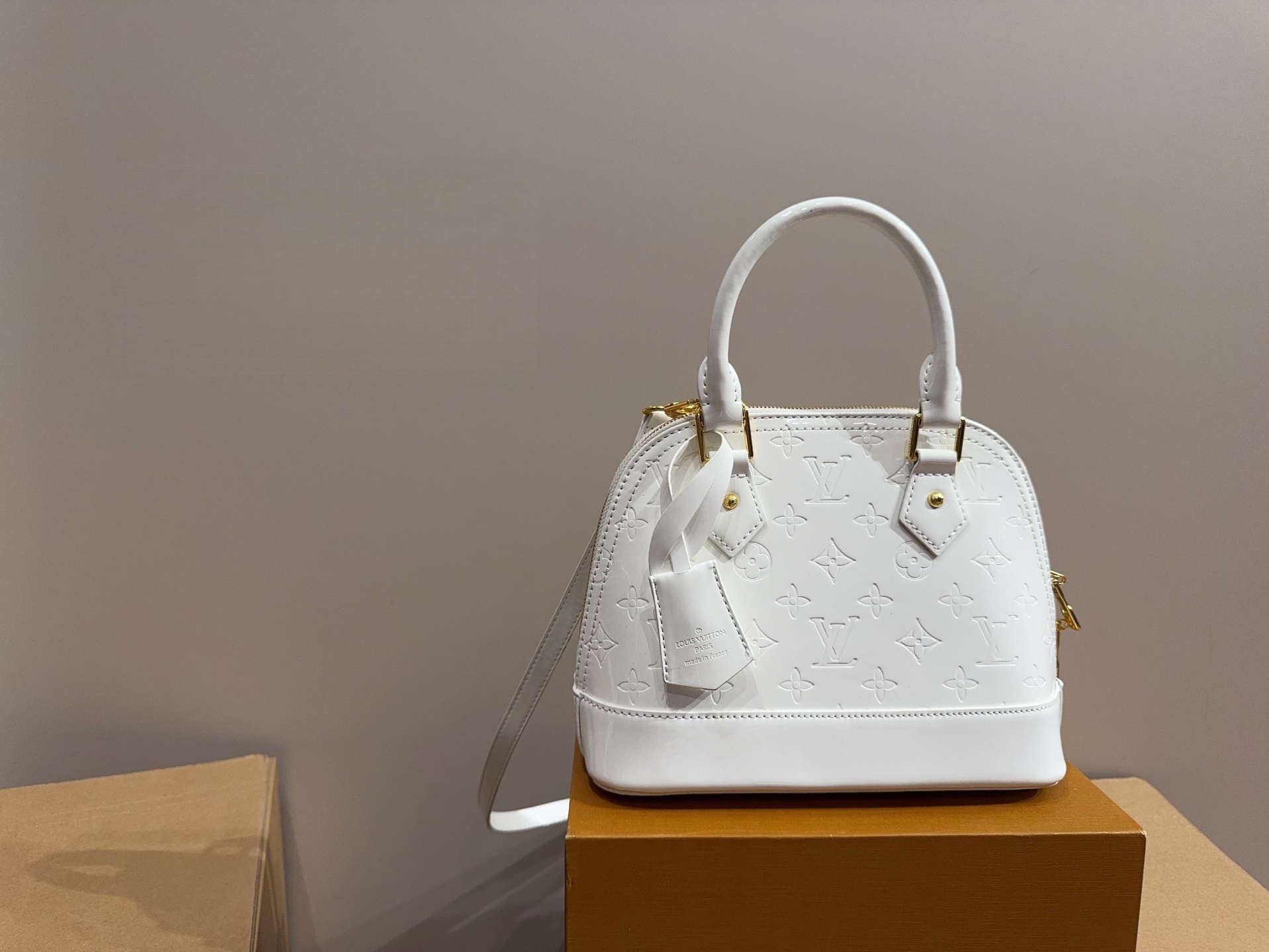 Louis Vuitton Vernis Shell Bag