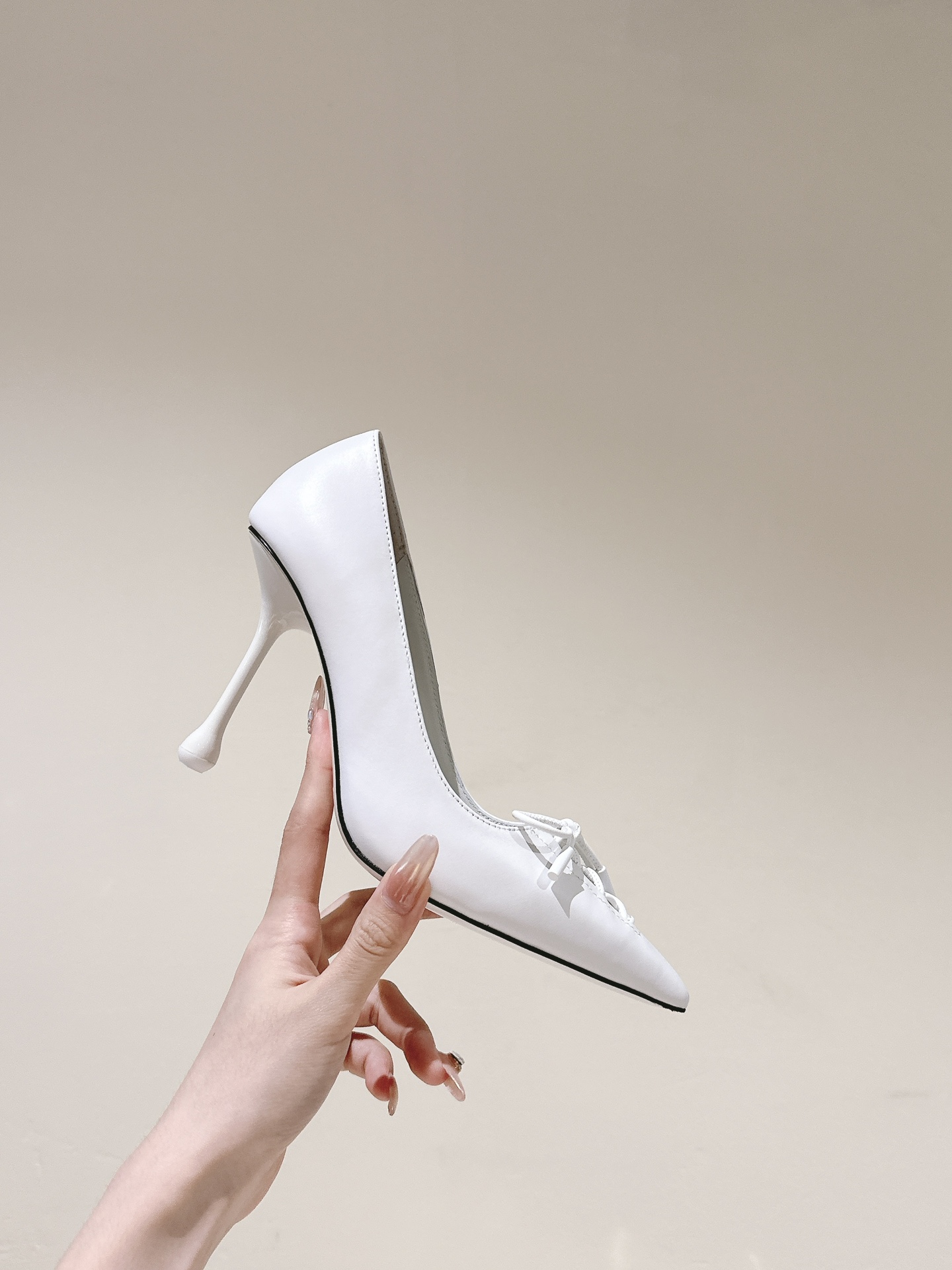 Jimmy Choo | ²⁰²4 𝐬𝐬-White