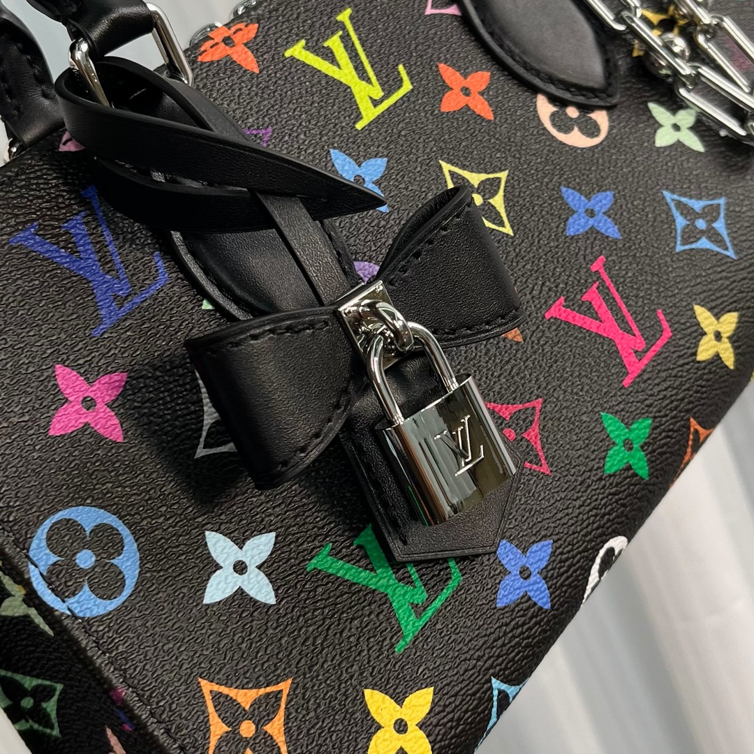 Louis Vuitton ONTHEGO EAST WEST CHAIN Bag