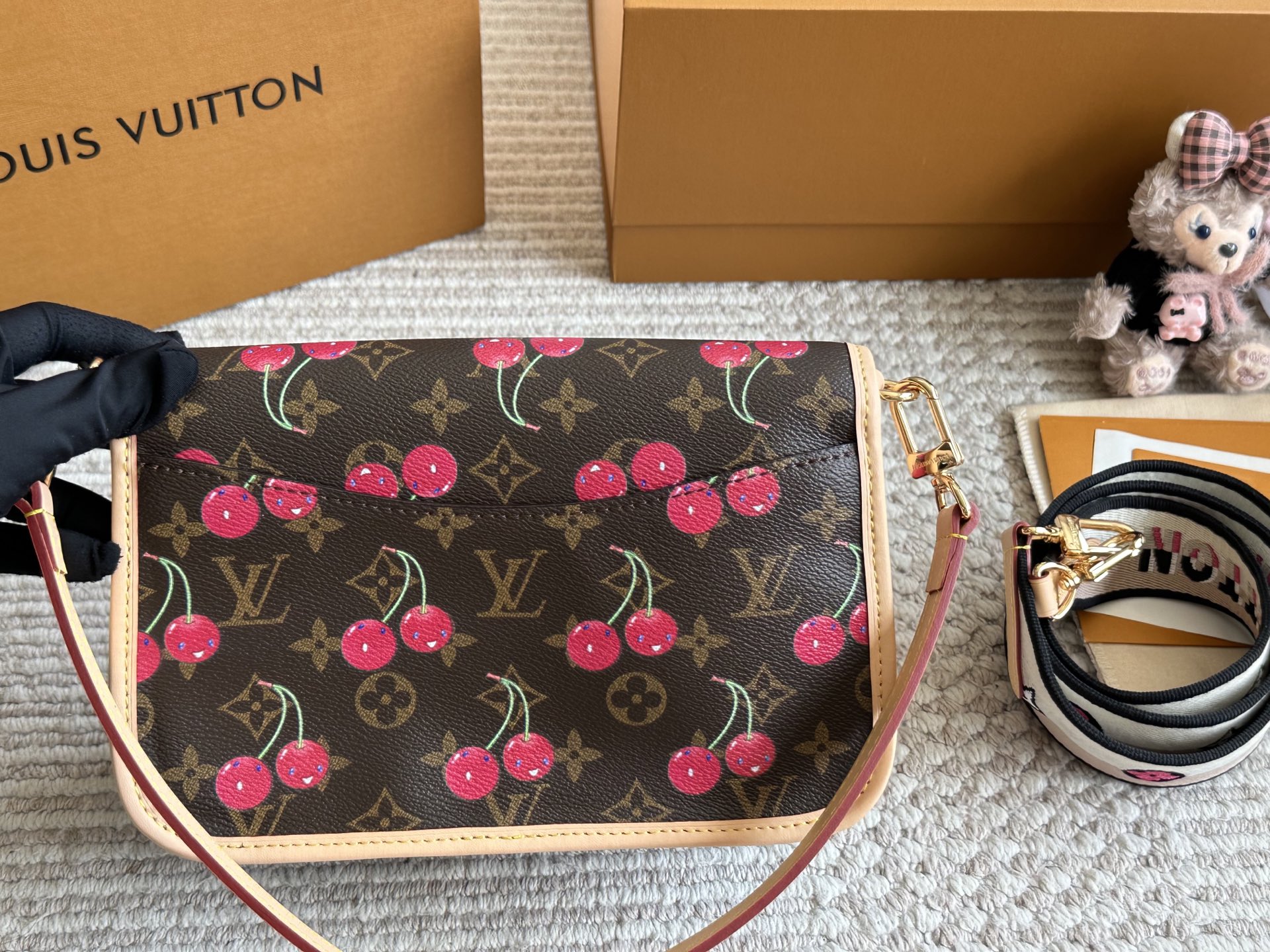 Louis Vuitton Diane cherry
