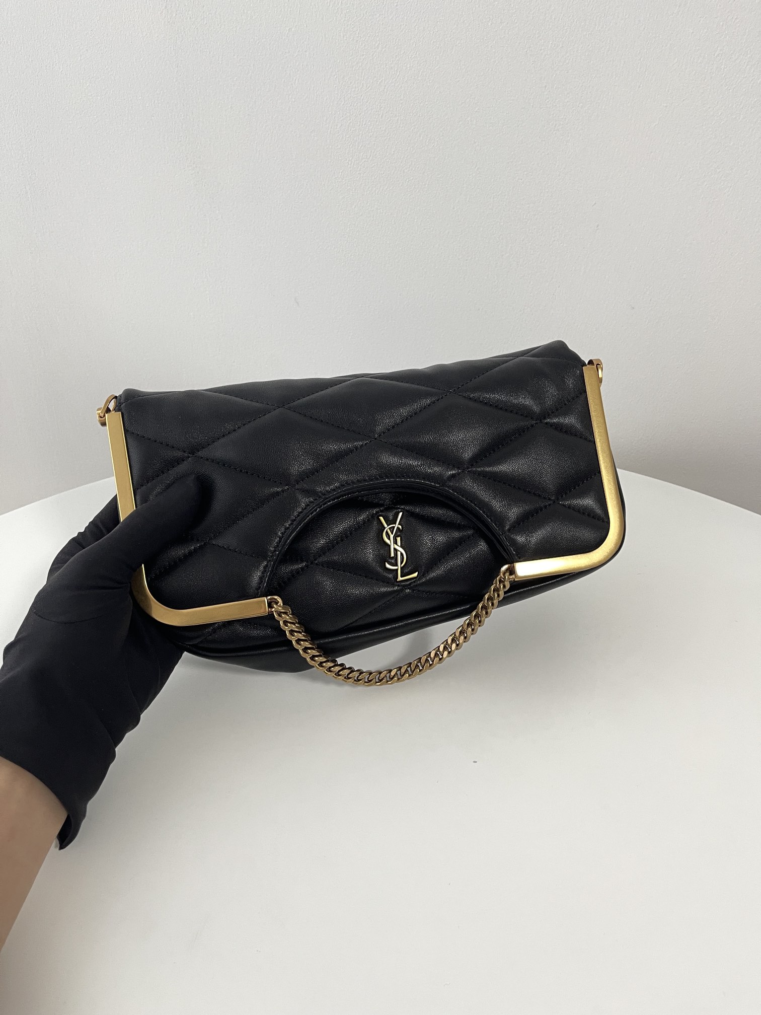 Bolsa Yves Saint Laurent LE87