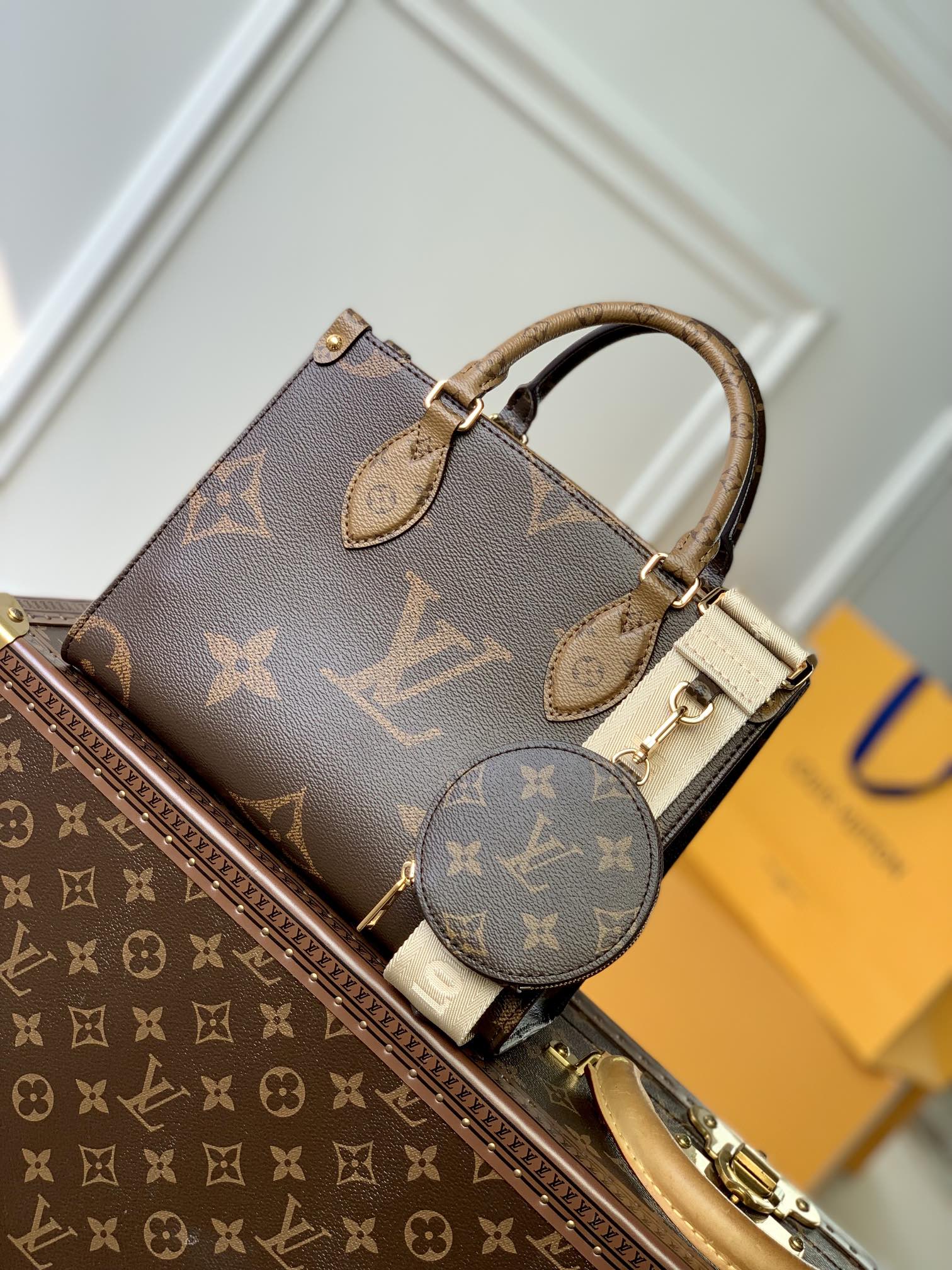 Louis Vuitton M46373 OnTheGo PM