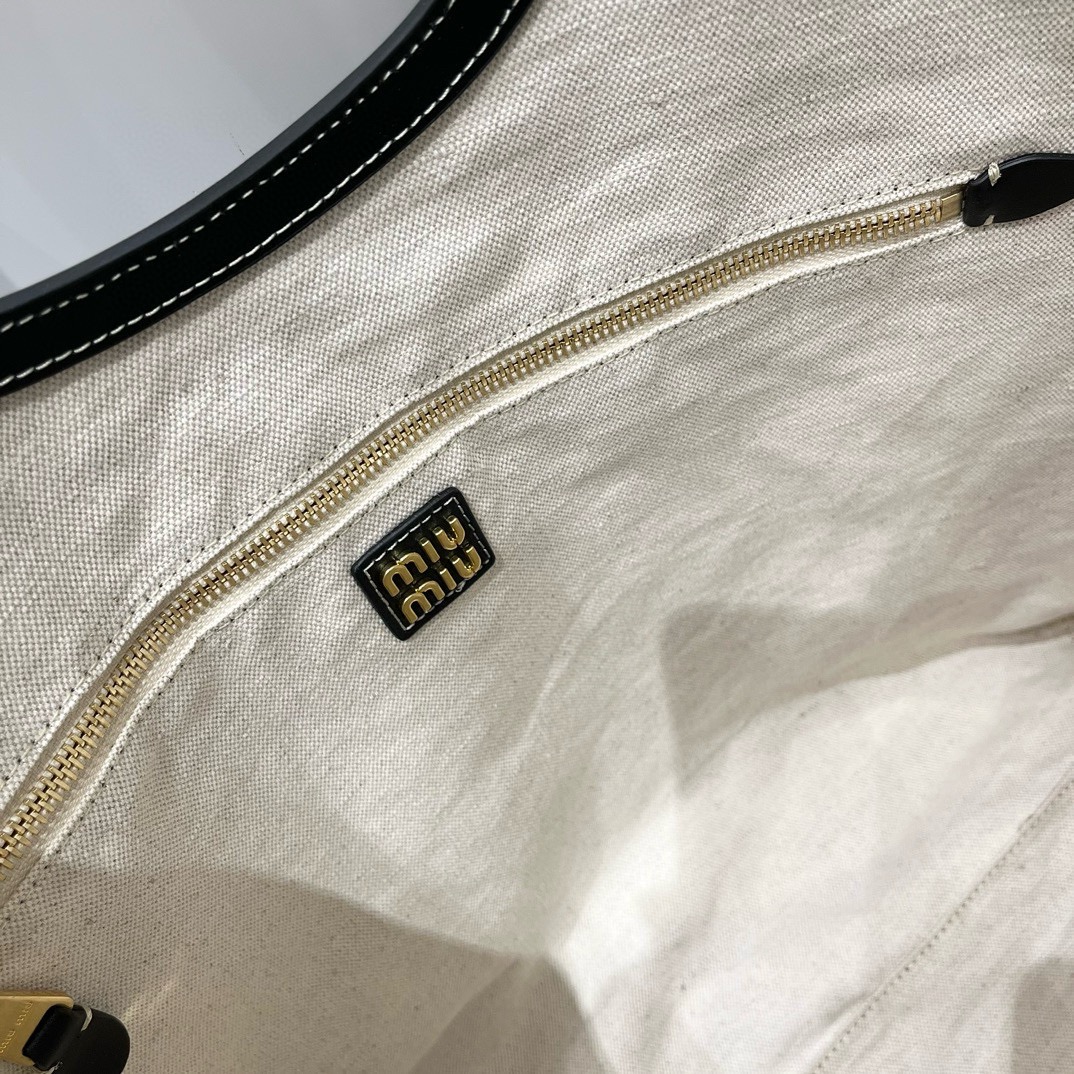 Miu Miu Ivy tote bag