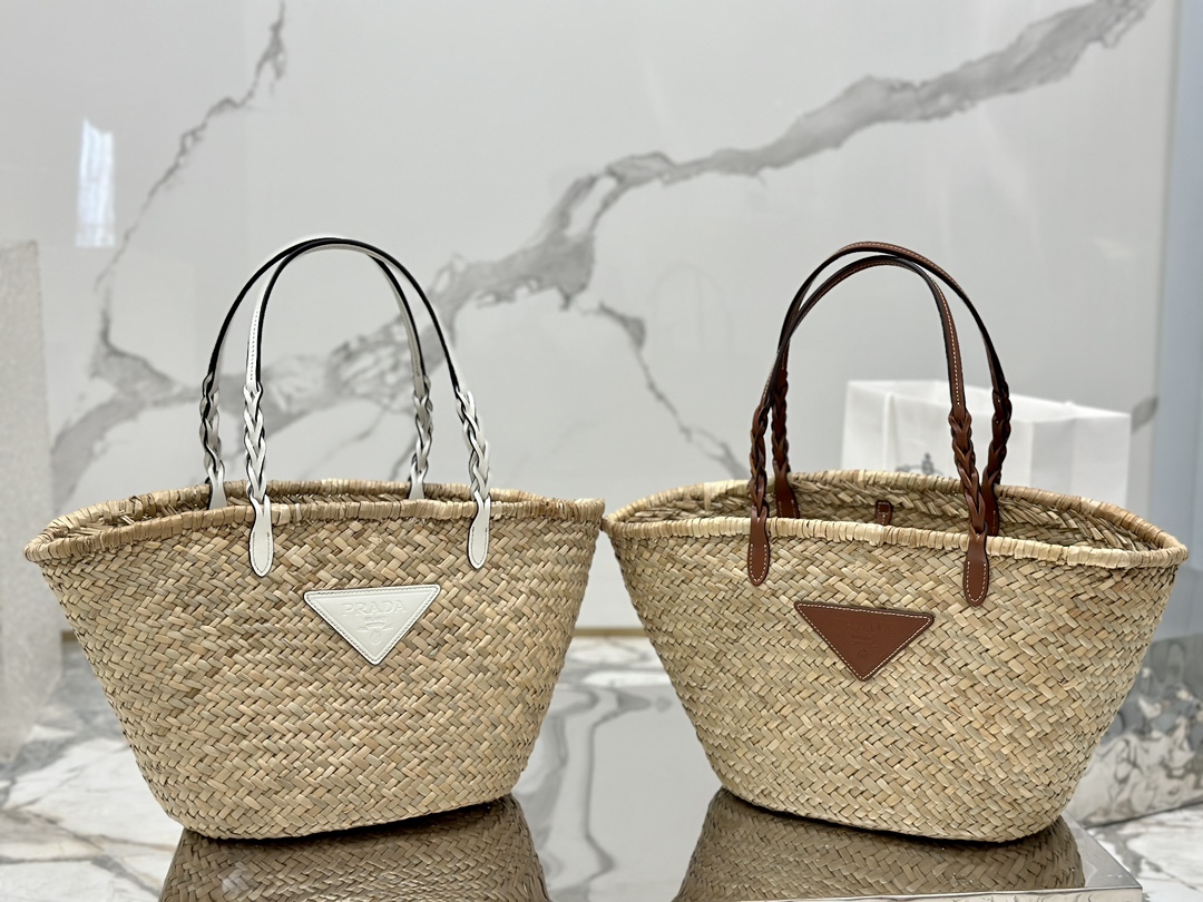Chic Raffia Market Tote
