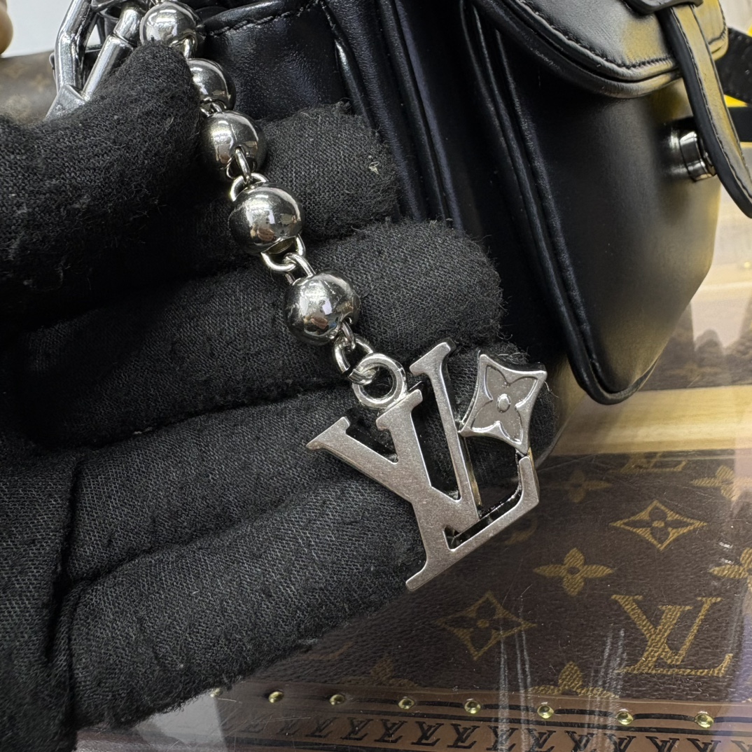 LV M13989 Cargo Wearable Wallet