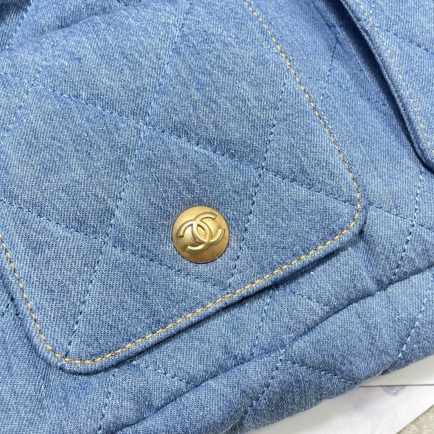 24P Hobo Messenger Bag