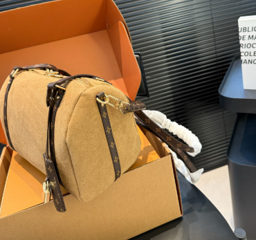 LOUIS VUITTON M26358 Express MM