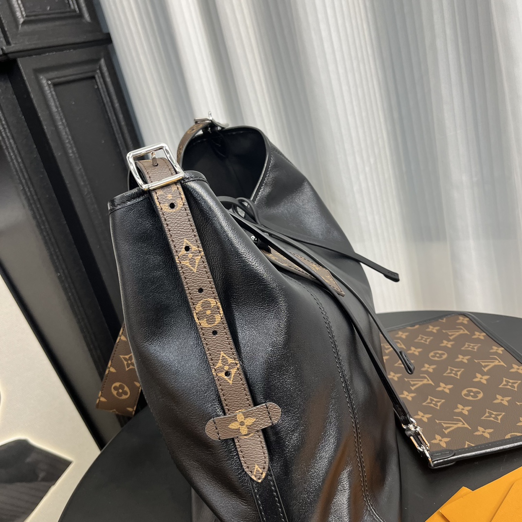 LV- M25143 CarryAll Vibe MM&PM