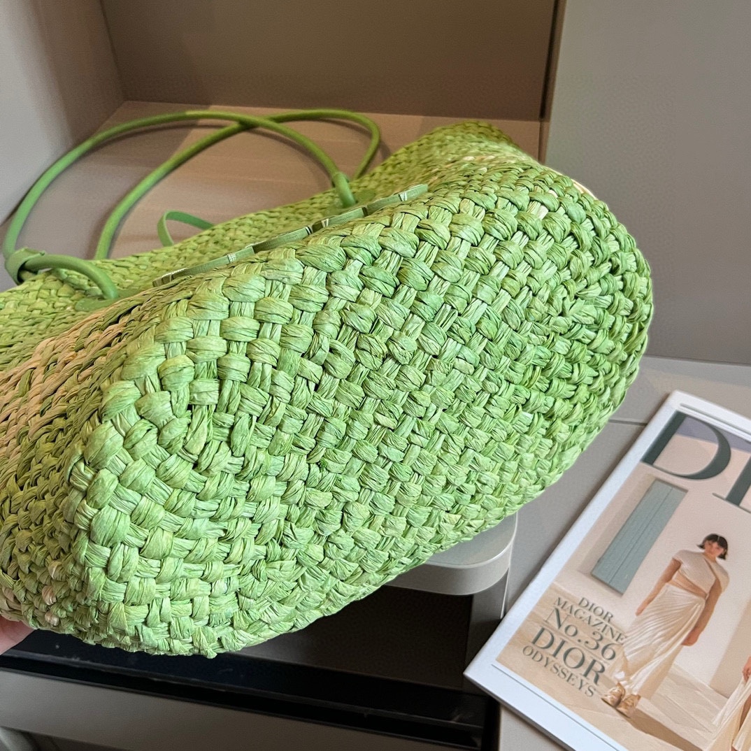 LOEWE-straw woven raffia hand-woven bag