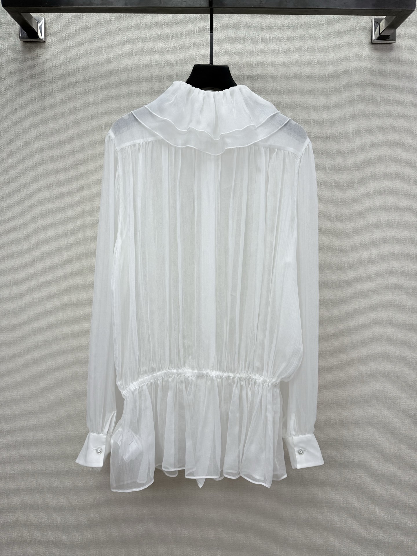 New Chanel-style ruffled collar blouse