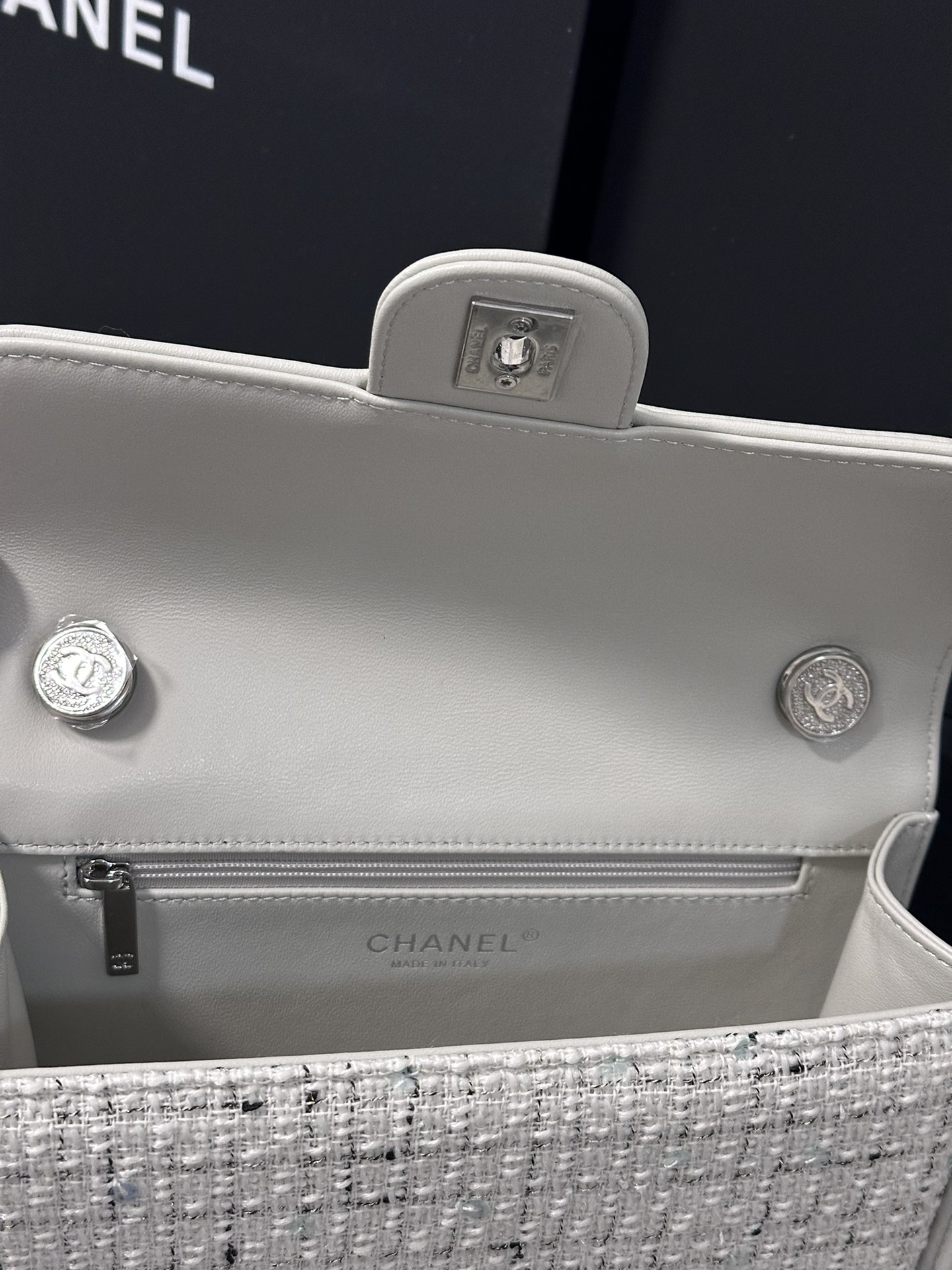 Chanel 25c small flag bag