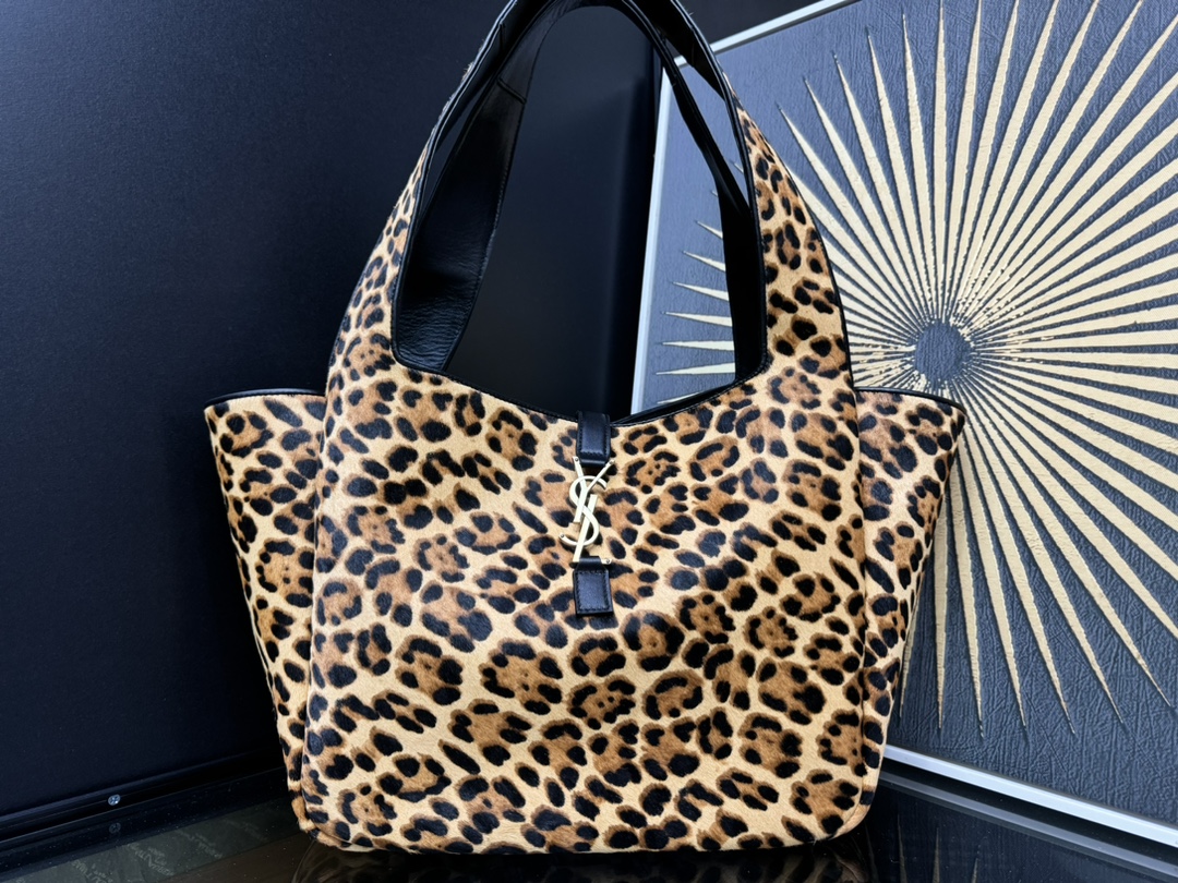 le 5 à 7 bea in pony hair leather