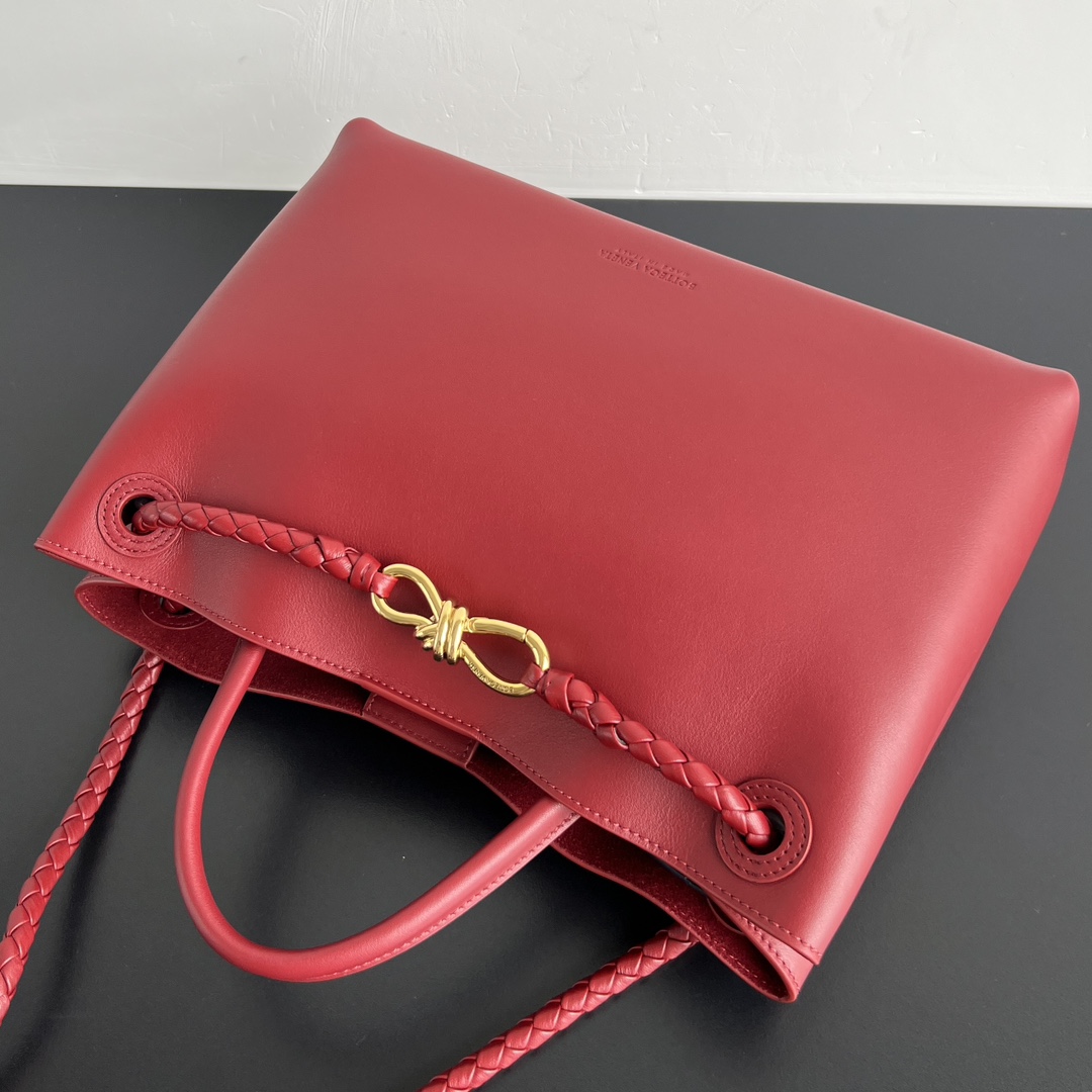 Andiamo-Top handle bag in silky calf leathe