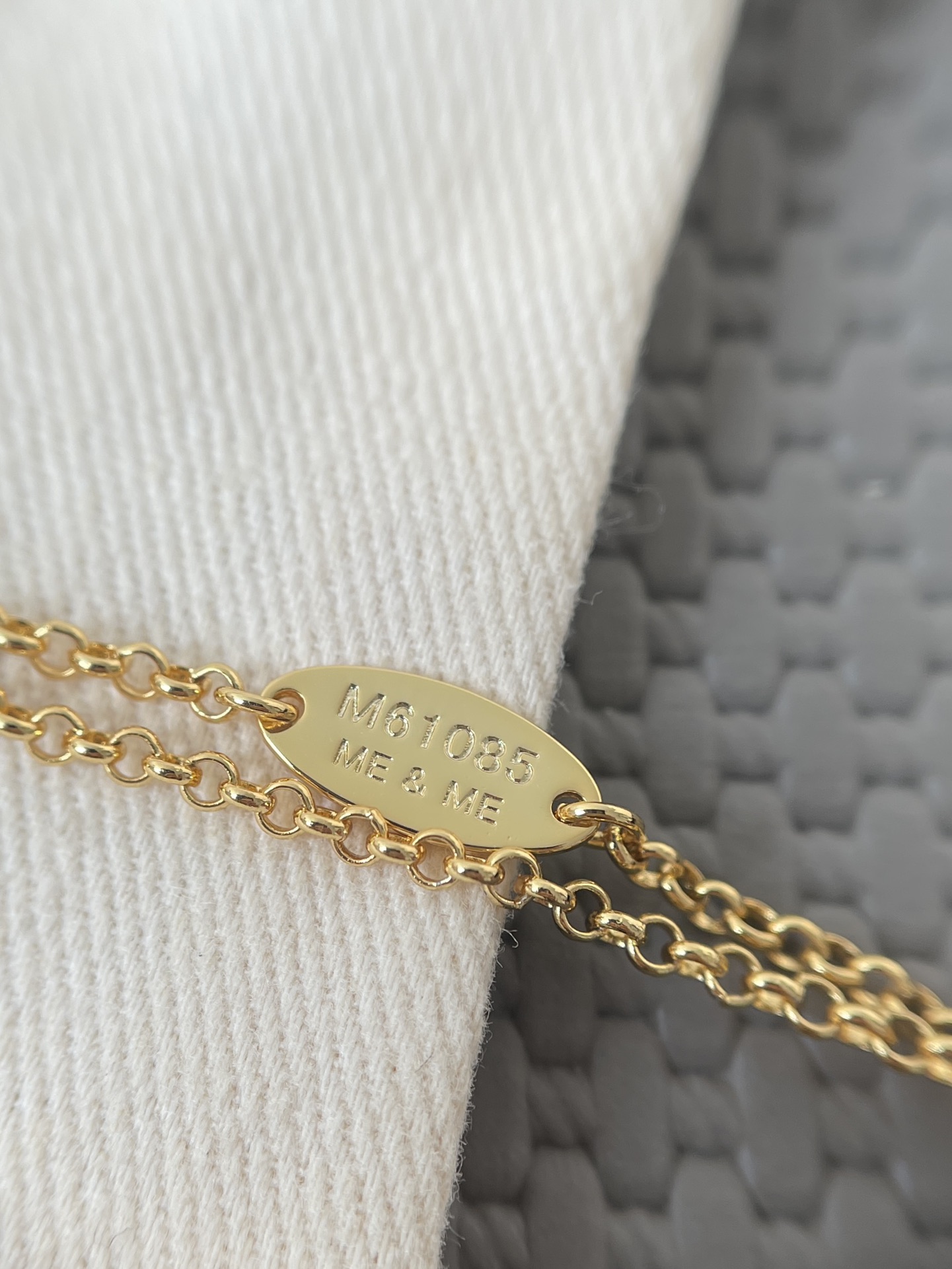 M01845 Lady LV Necklace