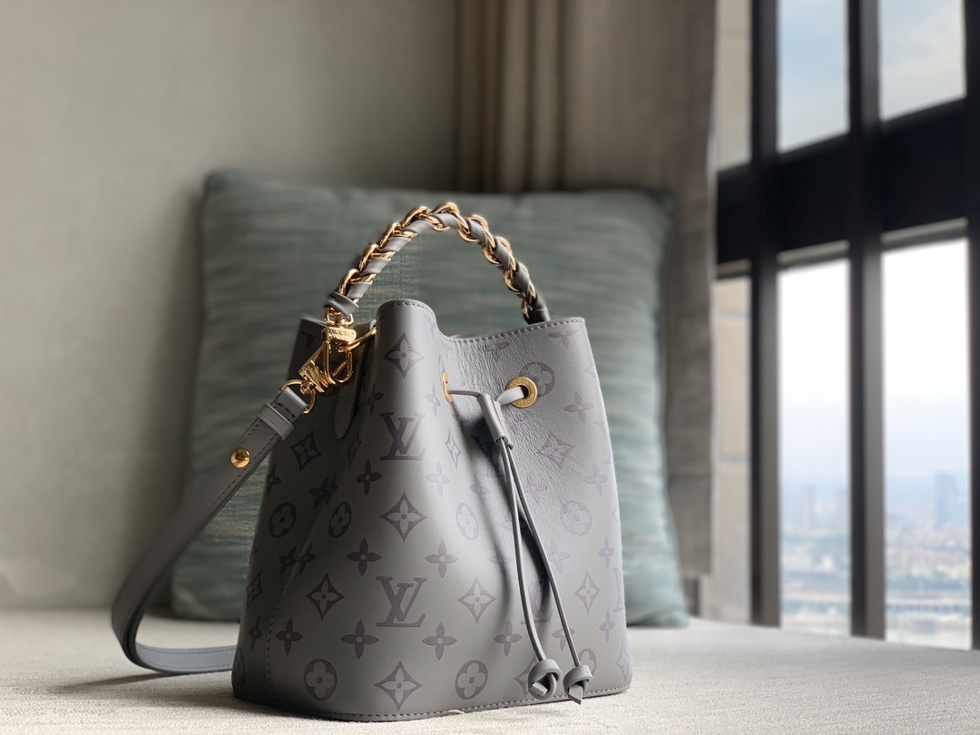 Louis Vuitton M12749 Néonoé BB