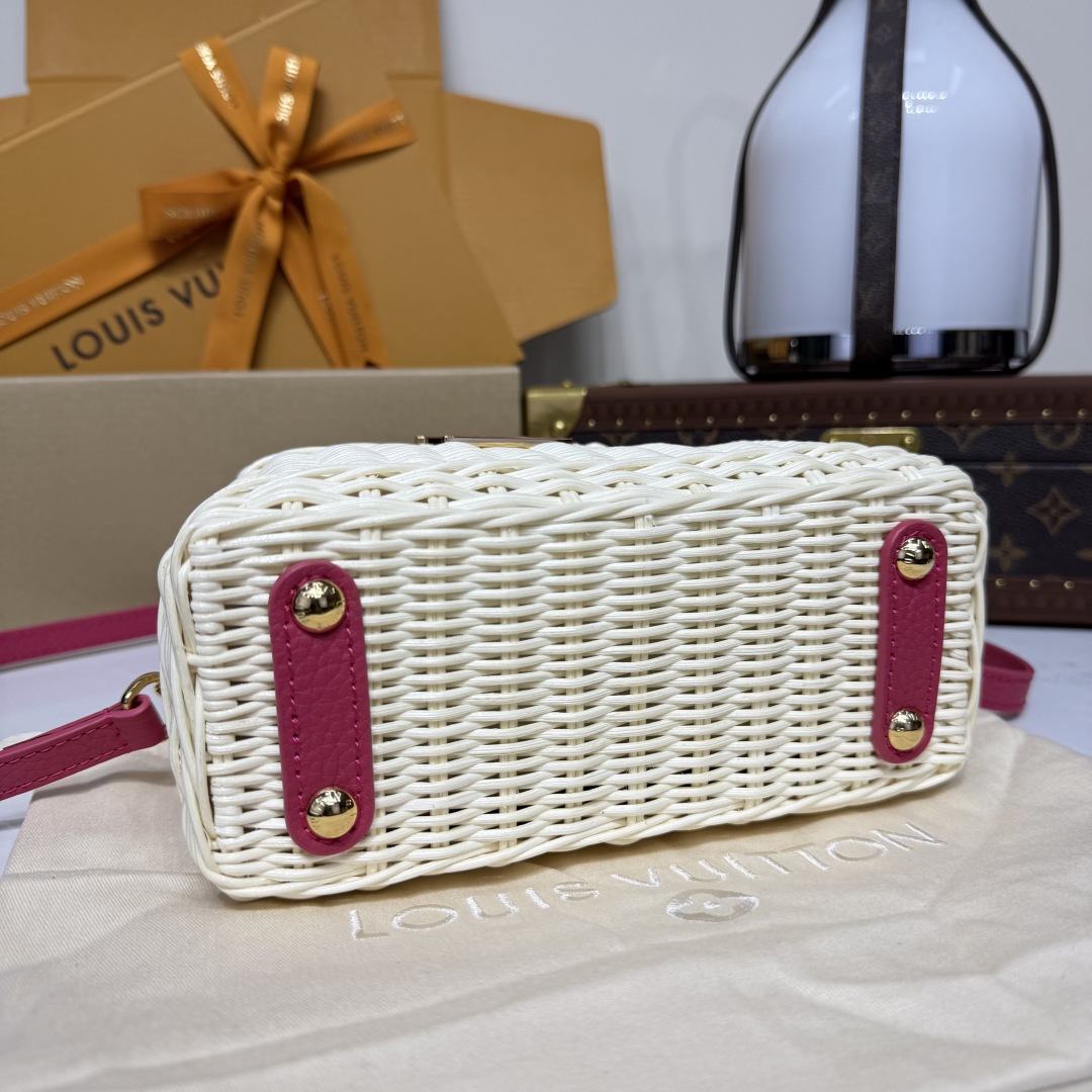 LV M26005 Capucines Mini